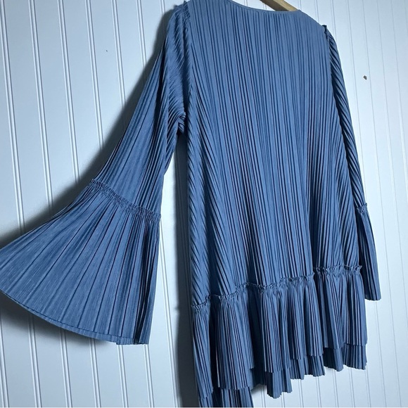 Free People Oversized Pleated Bell Sleeve Mini Dress S  Bohemian Relaxed Fit - Picture 11 of 14